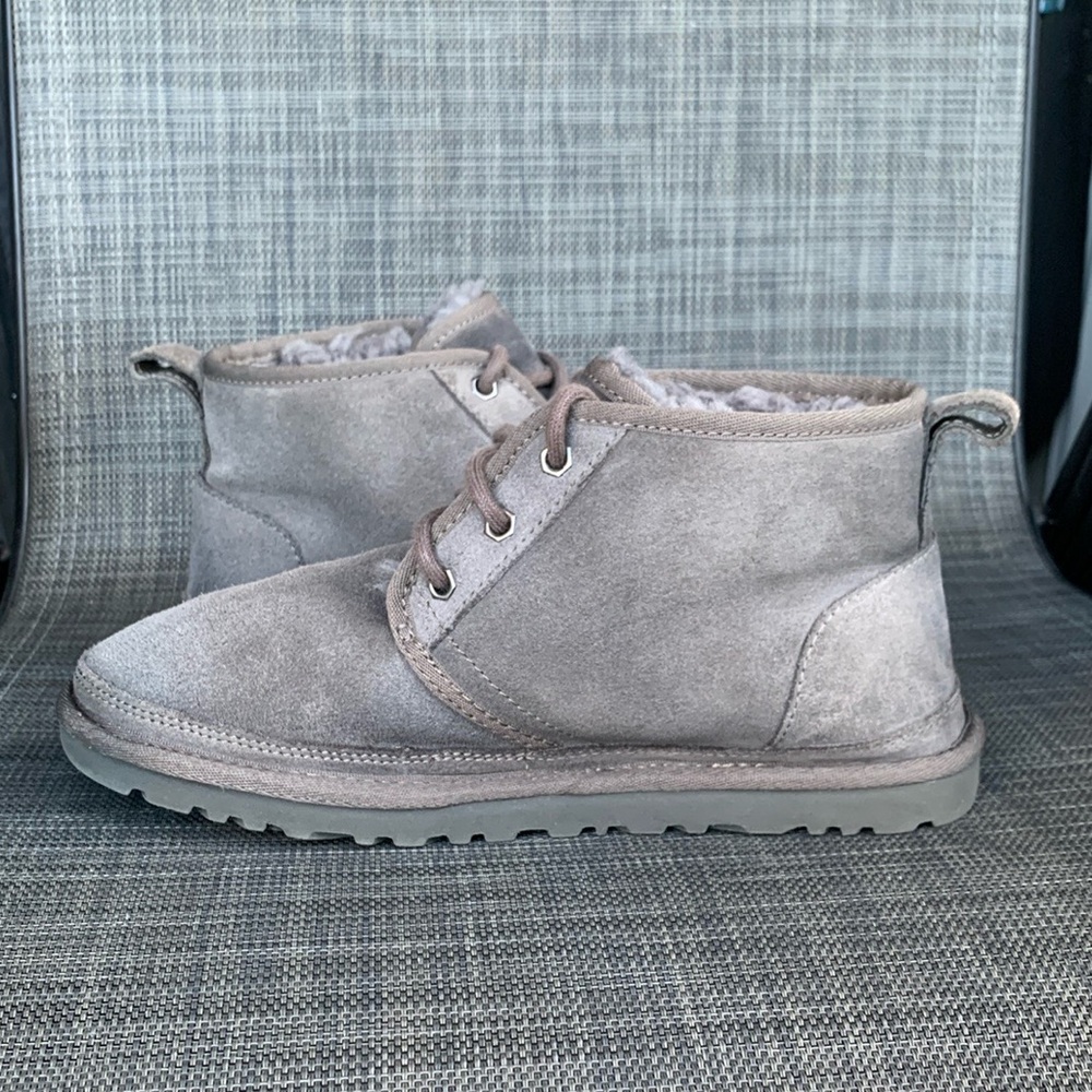 UGG Neumel Chukka Boots in Grey Suede Men’s Size 7 - Picture 9 of 16